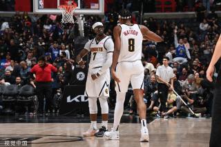 又着眼于中 又着眼于中